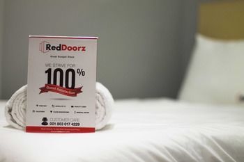 Отель Reddoorz @ Poppies Lane 1 Кута Экстерьер фото